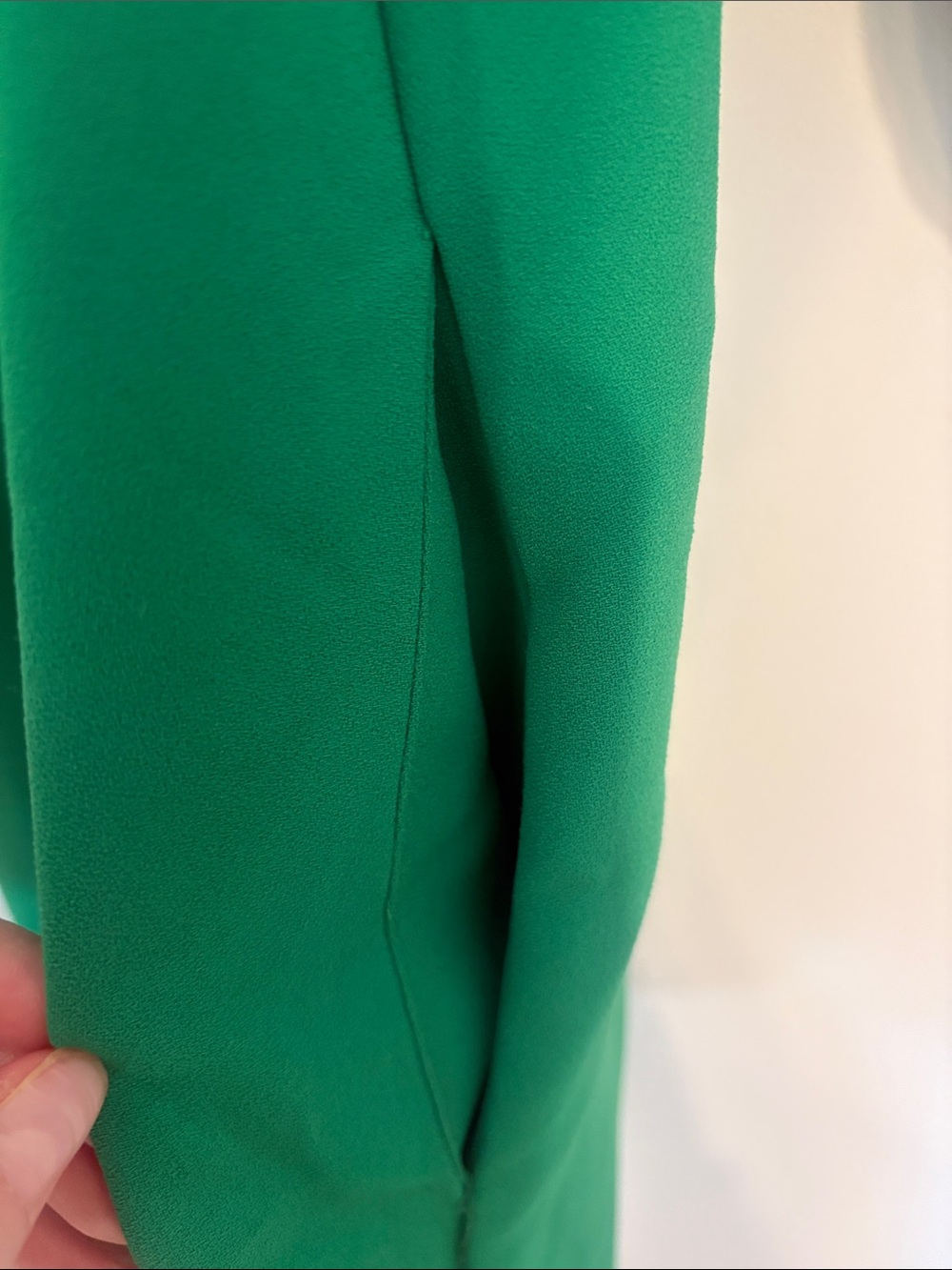 Trina Turk Kelly Green Long Sleeve Shift Dress - Picture 4 of 5
